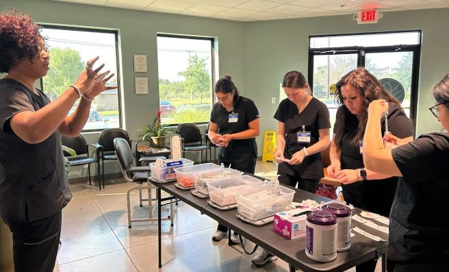 {{ school.name }} instructor verbally instructing students procedure steps {{ school.name }} instructor verbally instructing students procedure steps